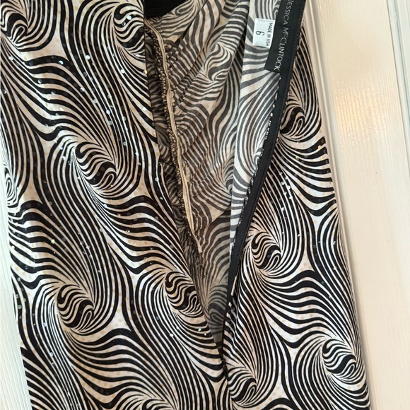 Jessica McClintock Black and White Swirl Pattern formal Dress